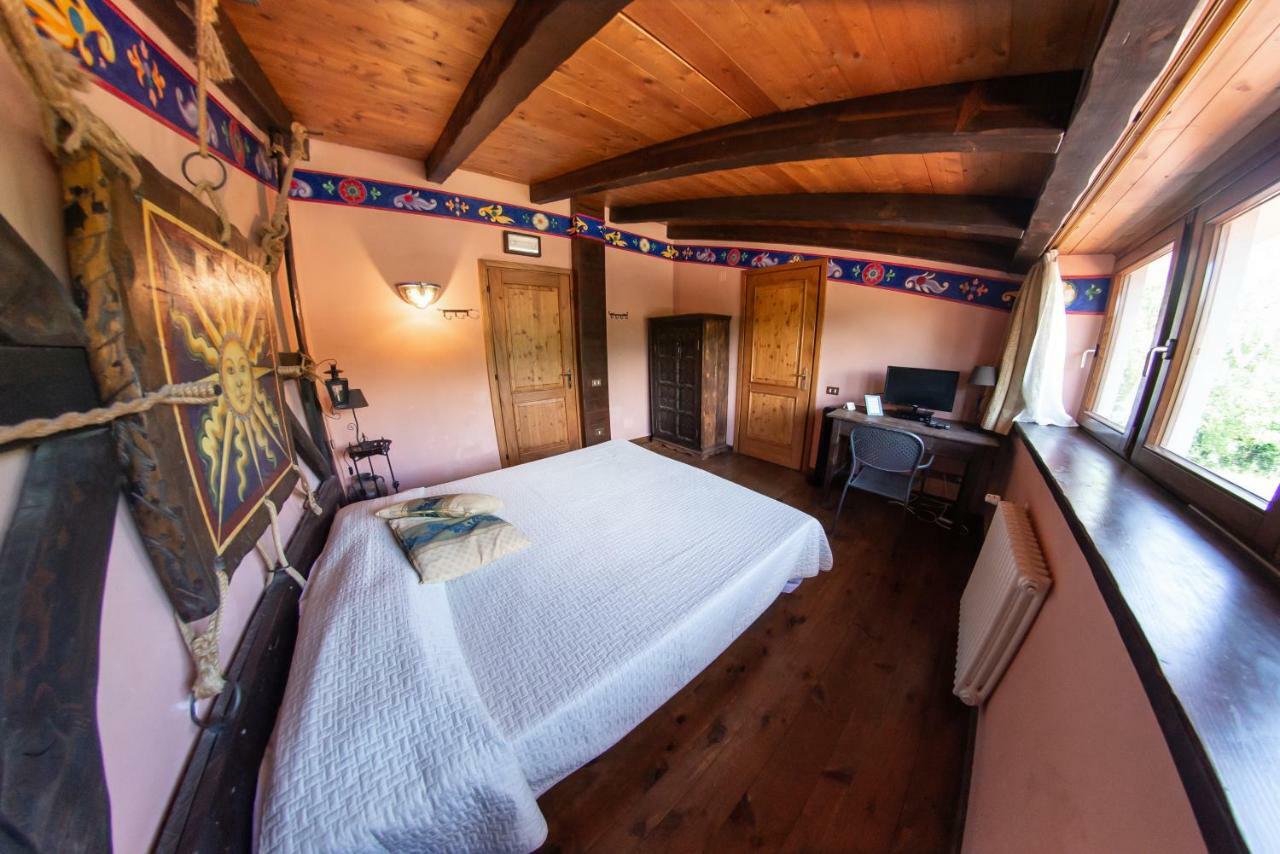 Agriturismo Mezzaluna Malchina 外观 照片